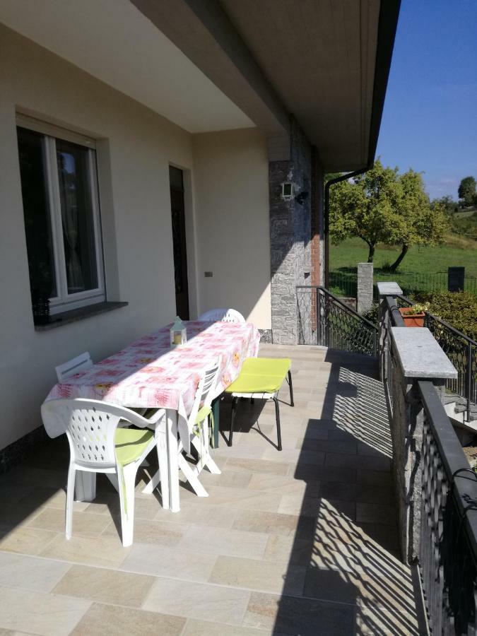 Appartement Casale Cadeloro à Nebbiuno Extérieur photo